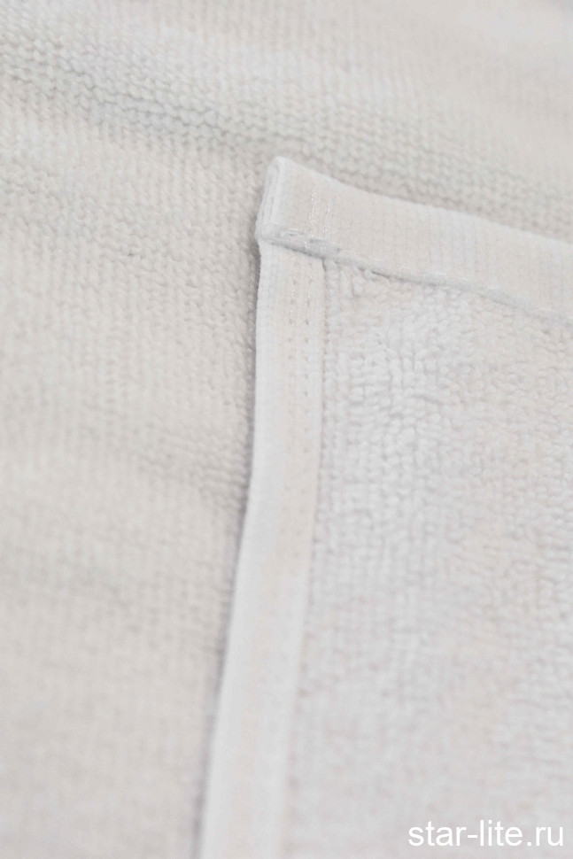 Отельное полотенце белое плотностью 470 гр/м. 