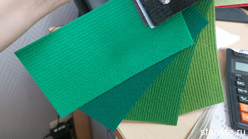 Выставочный ковролин цвета зеленого яблока. Скидка постоянным клиентам