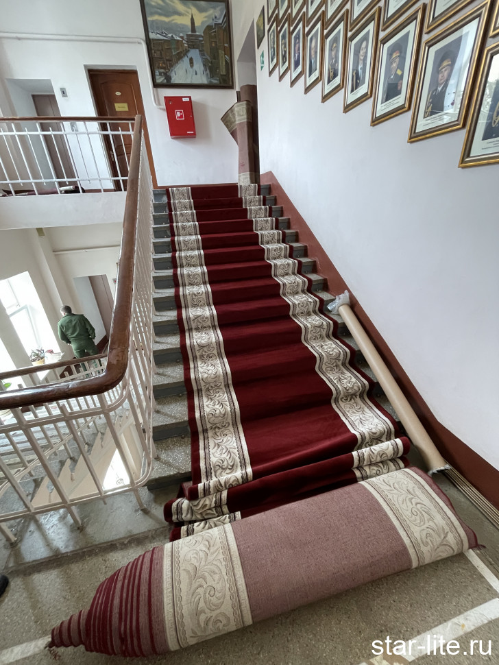 Ковровая дорожка Valencia d221 red-beige