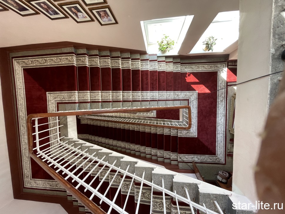 Ковровая дорожка Olympos d221 red