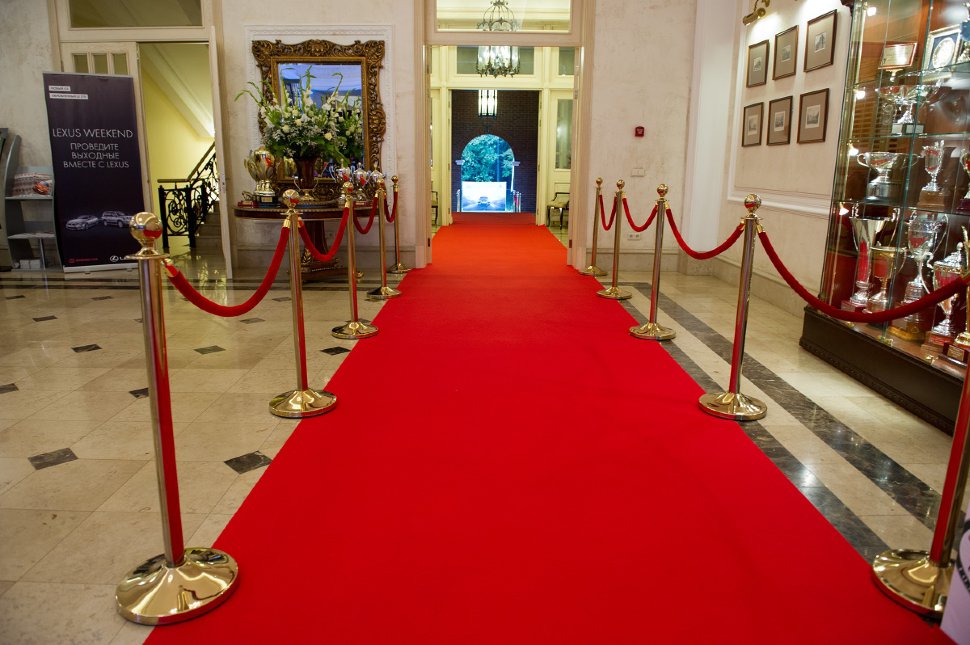 Красная дорожка Scarlet