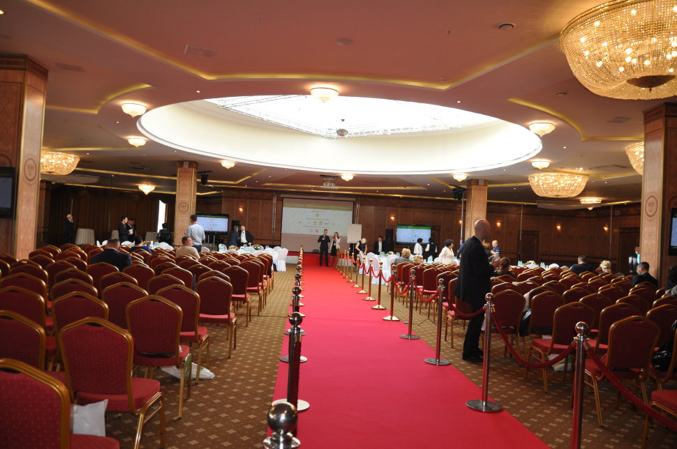 Красная дорожка Scarlet