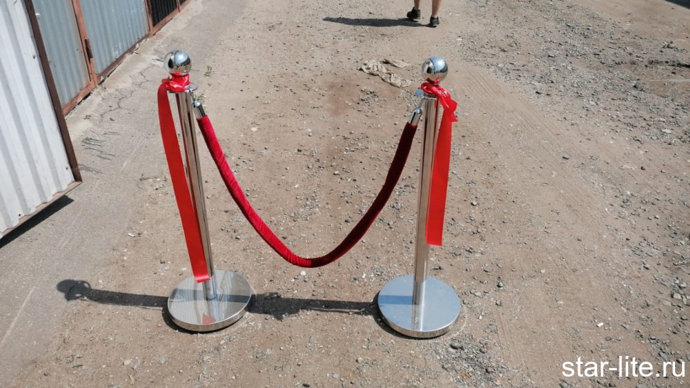 Аренда столбиков с канатами (серебро)