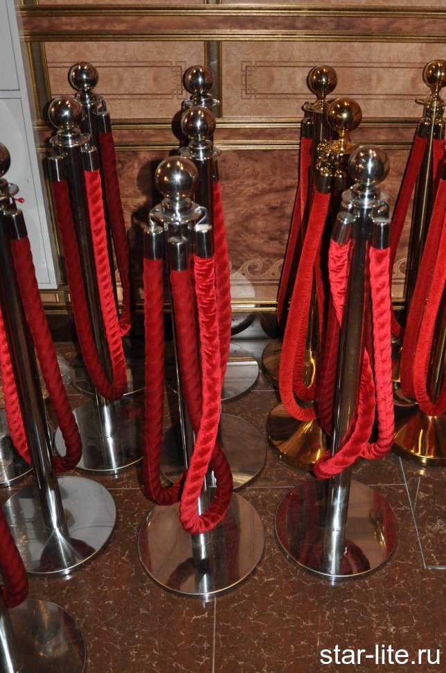 Аренда столбиков с канатами (серебро)