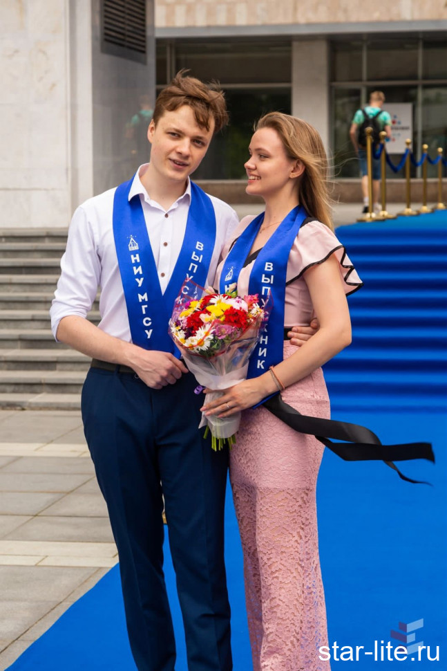 Синий ковролин выставочный 